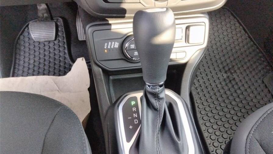 Mandataire Automobile occasion, recherche de Jeep Renegade-1-3-turbo-t4-240-ch-phev-bva6-4xe-eawd-upland - E-Motors