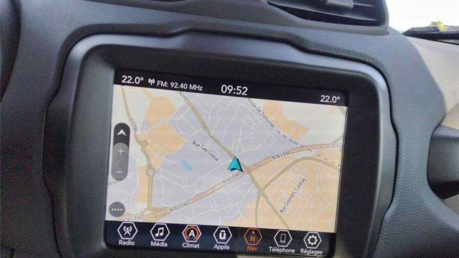 Mandataire Automobile occasion, recherche de Jeep Renegade-1-3-turbo-t4-240-ch-phev-bva6-4xe-eawd-upland - E-Motors