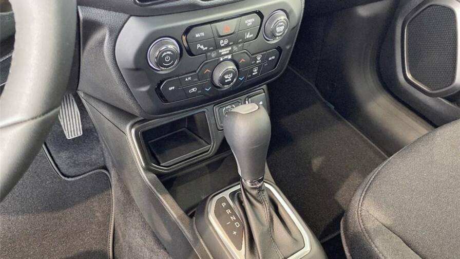 Mandataire Automobile occasion, recherche de Jeep Renegade-1-5-turbo-t4-130-ch-bvr7-e-hybrid-north-star - E-Motors