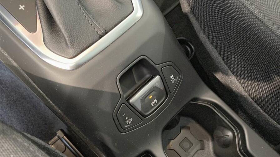 Mandataire Automobile occasion, recherche de Jeep Renegade-1-5-turbo-t4-130-ch-bvr7-e-hybrid-north-star - E-Motors