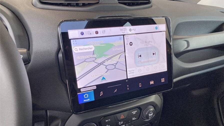 Mandataire Automobile occasion, recherche de Jeep Renegade-1-5-turbo-t4-130-ch-bvr7-e-hybrid-north-star - E-Motors