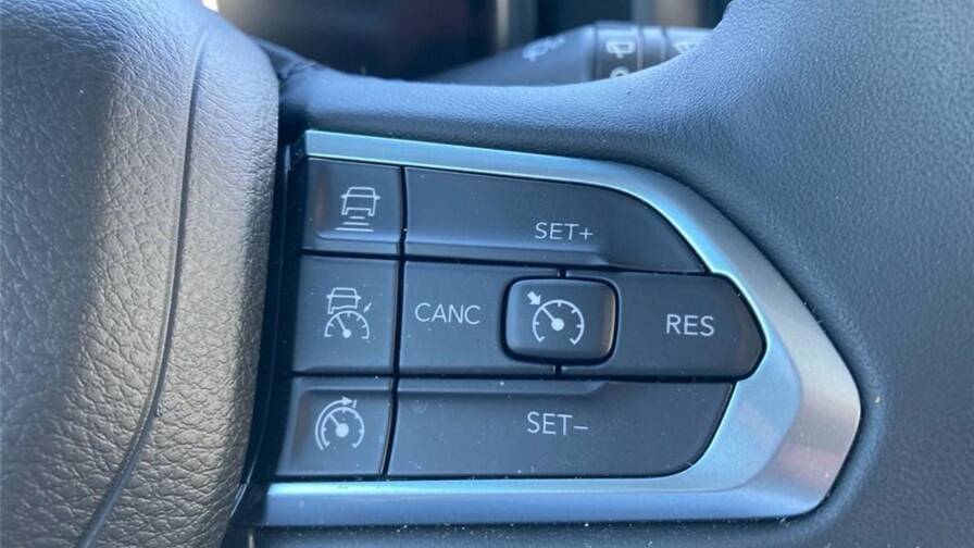 Mandataire Automobile occasion, recherche de Jeep Renegade-1-5-turbo-t4-130-ch-bvr7-e-hybrid-summit - E-Motors