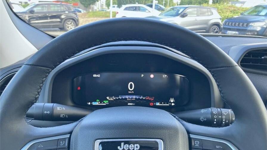 Mandataire Automobile occasion, recherche de Jeep Renegade-1-5-turbo-t4-130-ch-bvr7-e-hybrid-summit - E-Motors