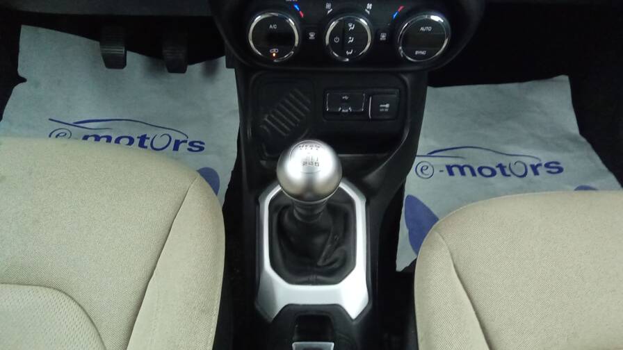 Mandataire Automobile occasion, recherche de Jeep Renegade-1-4-i-multiair-ss-140-ch-longitude - E-Motors