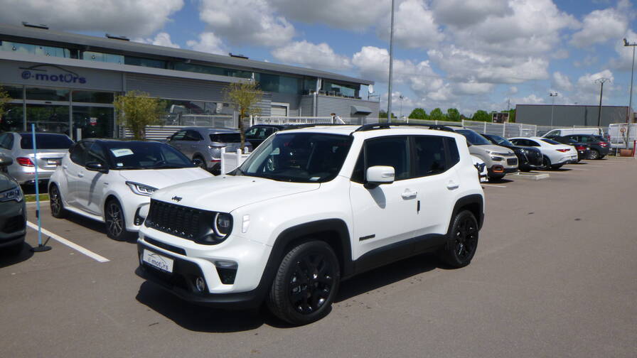 Avis-mandataire-auto-Emotors-Jeep-Renegade-Limited-turbo-t4-150-bvr6-plus-feux-full-led.