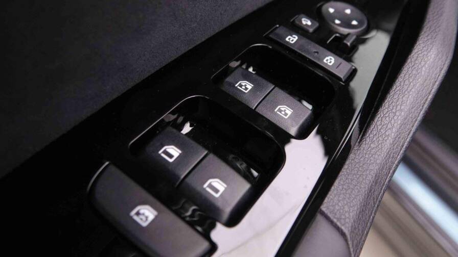 Mandataire Automobile neuf, recherche de Kia Sportage-1-6t-gdi-hev-215-gt-line - E-Motors