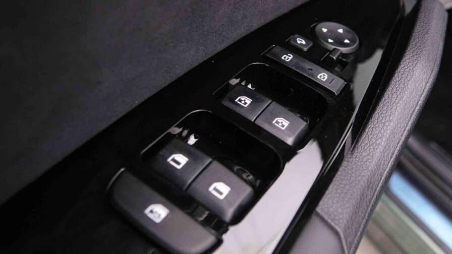 Mandataire Automobile neuf, recherche de Kia Sportage-1-6t-gdi-hev-215-gt-line - E-Motors