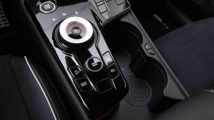 Mandataire Automobile neuf, recherche de Kia Sportage-1-6t-gdi-hev-215-gt-line - E-Motors