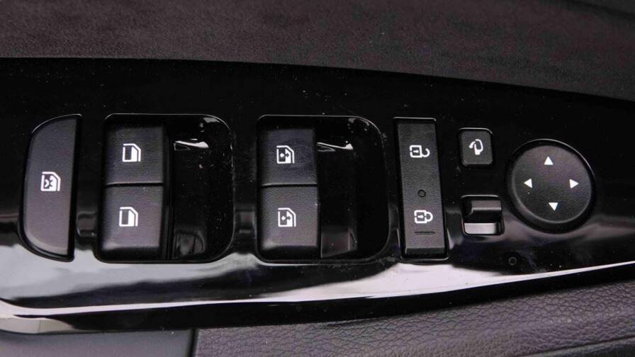 Mandataire Automobile neuf, recherche de Kia Sportage-1-6t-gdi-hev-215-gt-line - E-Motors