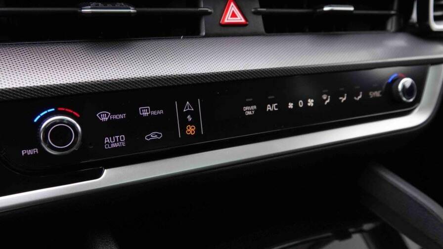 Mandataire Automobile neuf, recherche de Kia Sportage-1-6t-gdi-hev-215-gt-line - E-Motors