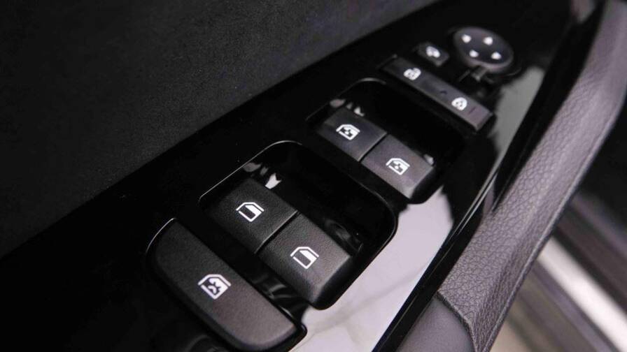 Mandataire Automobile neuf, recherche de Kia Sportage-1-6t-gdi-hev-215-gt-line - E-Motors