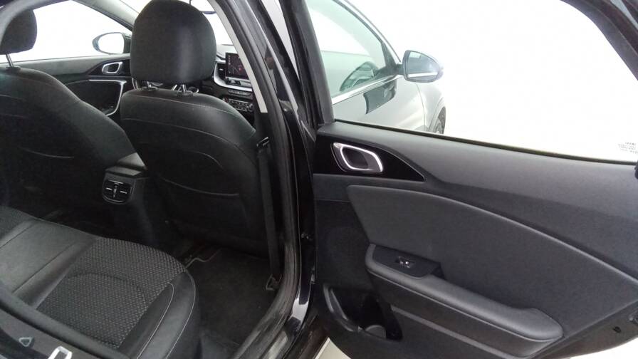 Mandataire Automobile occasion, recherche de Kia Xceed-1-6l-crdi-115-ch-bvm6-isg-design - E-Motors