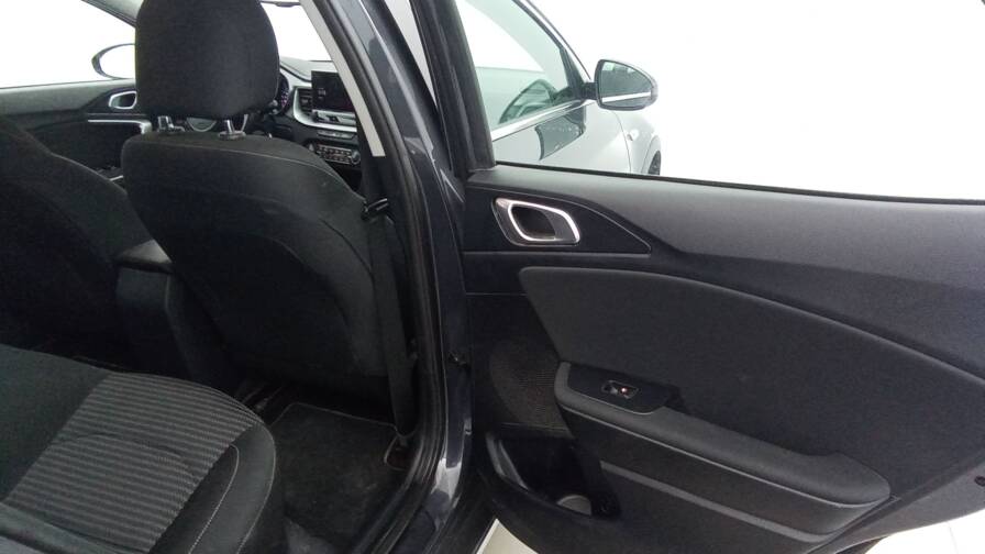 Mandataire Automobile occasion, recherche de Kia Xceed-1-6l-crdi-136-active-gps - E-Motors