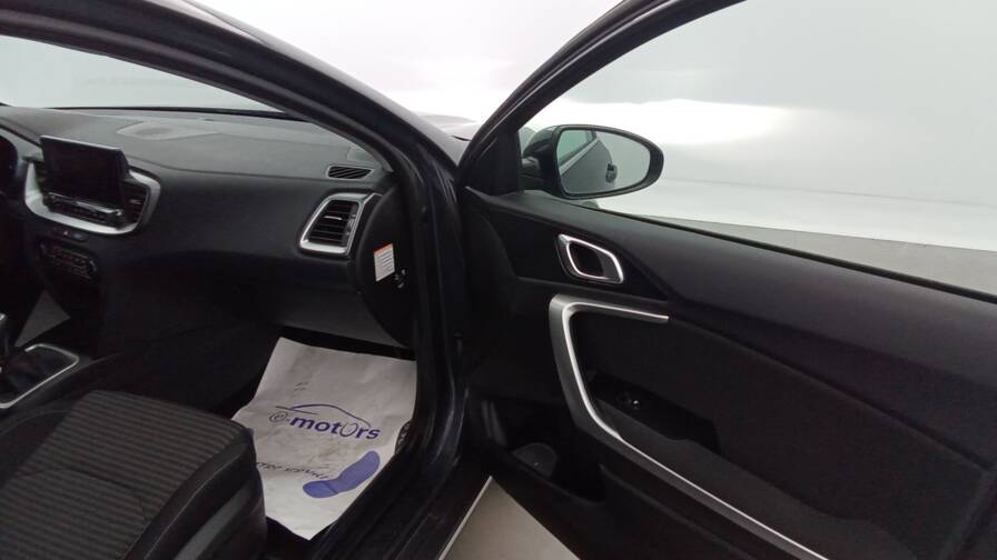 Mandataire Automobile occasion, recherche de Kia Xceed-1-6l-crdi-136-active-gps - E-Motors