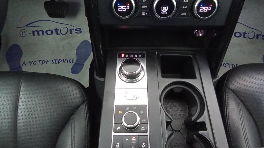 Mandataire Automobile occasion, recherche de Land rover Discovery-sd4-d240-se-7-places-plus-cuir-plus-toit - E-Motors