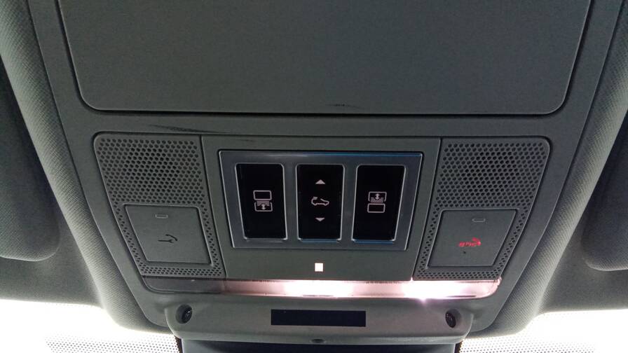 Mandataire Automobile occasion, recherche de Land rover Discovery-sd4-d240-se-7-places-plus-cuir-plus-toit - E-Motors