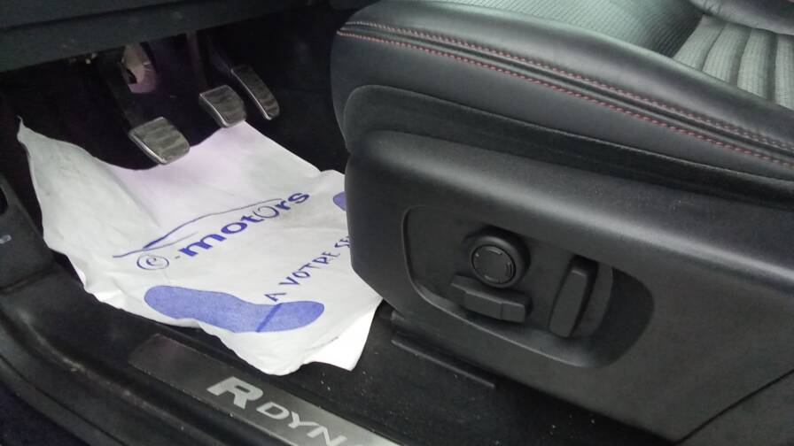 Mandataire Automobile occasion, recherche de Land rover Discovery-sport-d150-r-dynamic-se-cuir - E-Motors