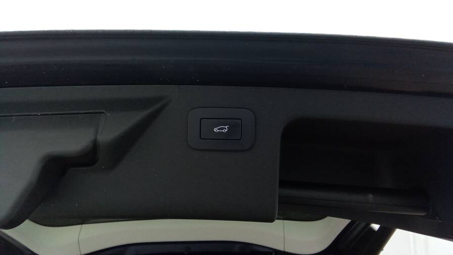 Mandataire Automobile occasion, recherche de Land rover Discovery-sport-mark-vii-p300e-phev-awd-bva-se-plus-cuir-plus-toit - E-Motors