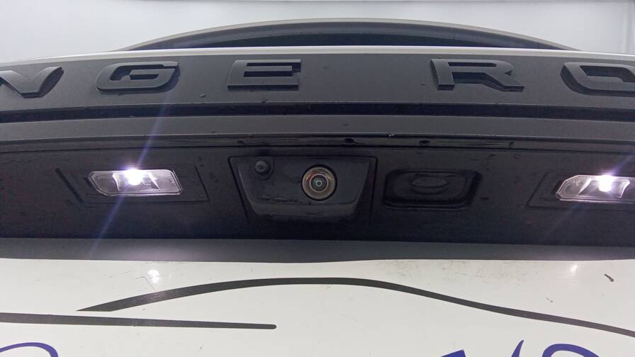 Mandataire Automobile occasion, recherche de Land rover Range-rover-evoque-mark-iii-p300e-phev-awd-bva8-se-plus-attelage - E-Motors