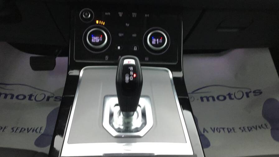 Mandataire Automobile occasion, recherche de Land rover Range-rover-evoque-p300e-phev-toit - E-Motors