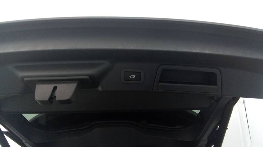 Mandataire Automobile occasion, recherche de Land rover Range-rover-velar-2-0l-d240-bva-s-r-dynamic - E-Motors