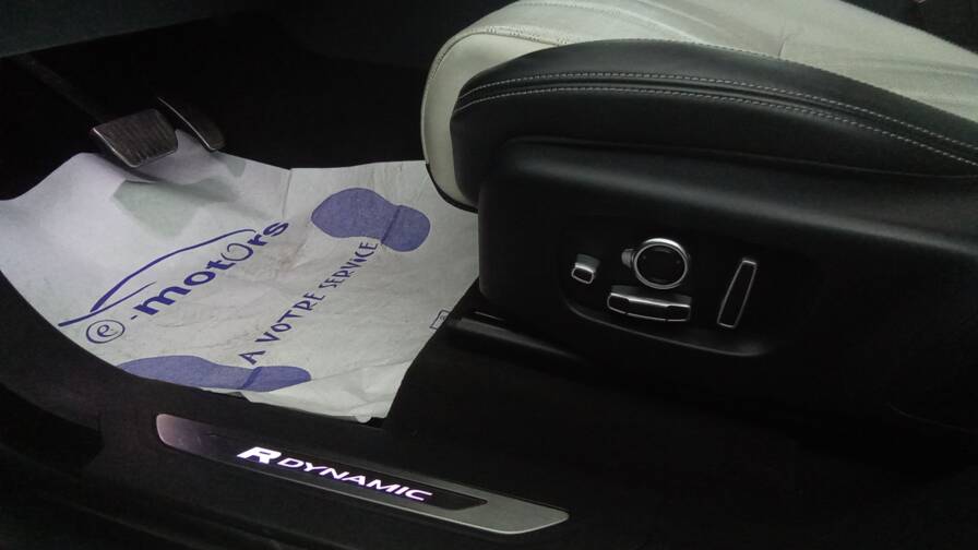 Mandataire Automobile occasion, recherche de Land rover Range-rover-velar-first-edition-d300-bva-full-options - E-Motors