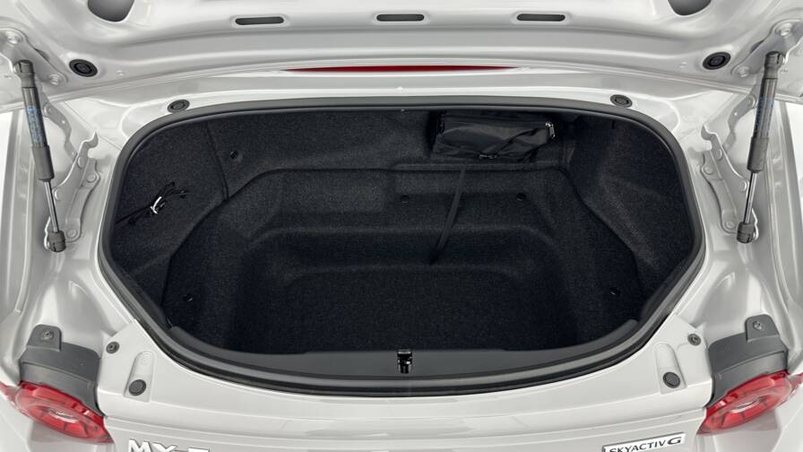 Mandataire Automobile neuf, recherche de Mazda Mx-5-roadster-1-5-skyactiv-g-132ch-kazari - E-Motors