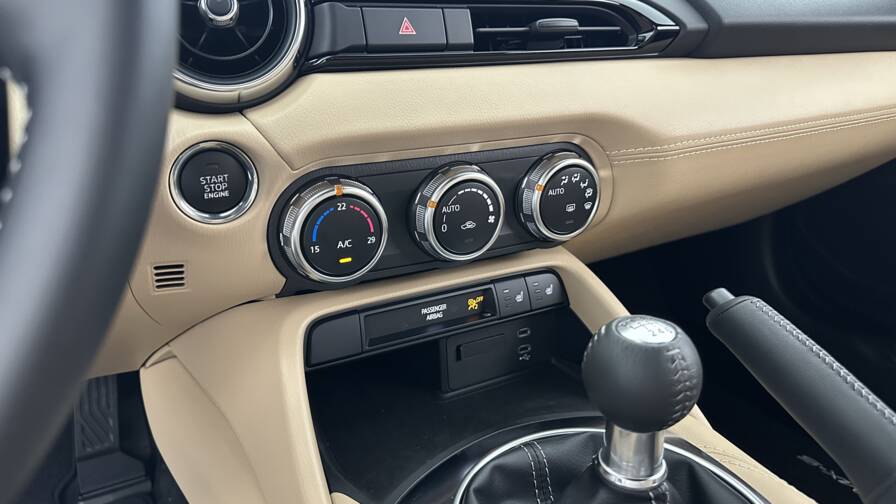 Mandataire Automobile neuf, recherche de Mazda Mx-5-roadster-1-5-skyactiv-g-132ch-kazari - E-Motors