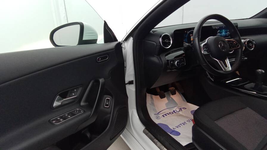 Mandataire Automobile occasion, recherche de Mercedes Cla-shooting-brake-180d-progressive-line - E-Motors