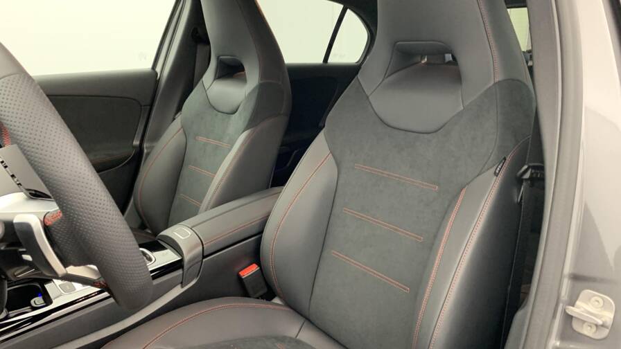 Mandataire Automobile neuf, recherche de Mercedes Classe-a-250-e-hybrid-eq-8g-dct-amg-line - E-Motors