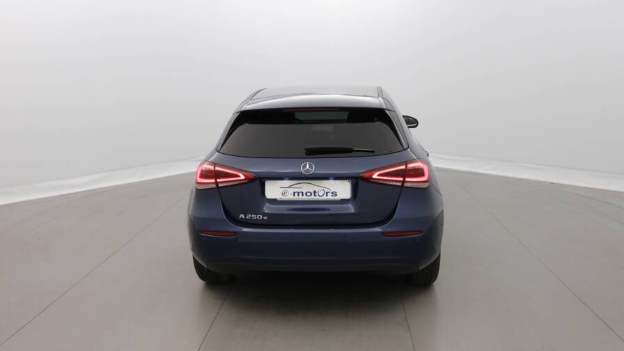 Mandataire Automobile occasion, recherche de Mercedes Classe-a-250-e-8g-dct-style-line-plus-pack-stationnement-plus-si-ges-chauffants - E-Motors