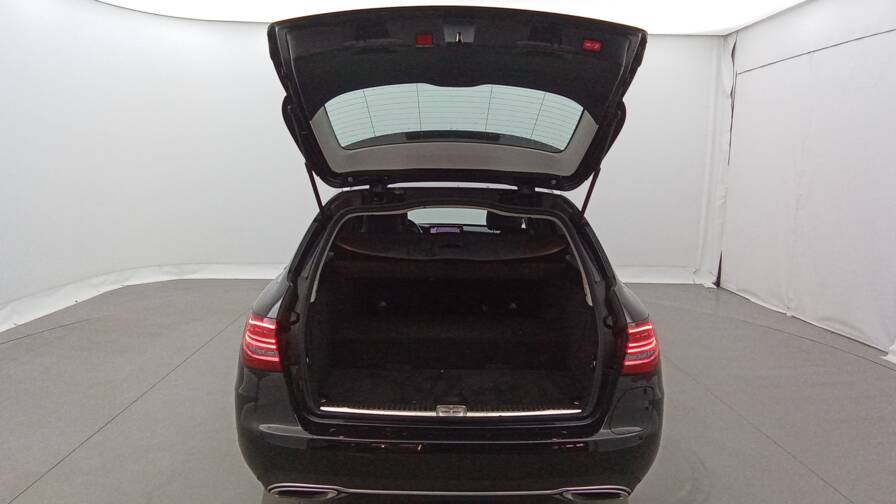 Mandataire Automobile occasion, recherche de Mercedes Classe-c-break-300e-9g-tronic-avantgarde-line - E-Motors