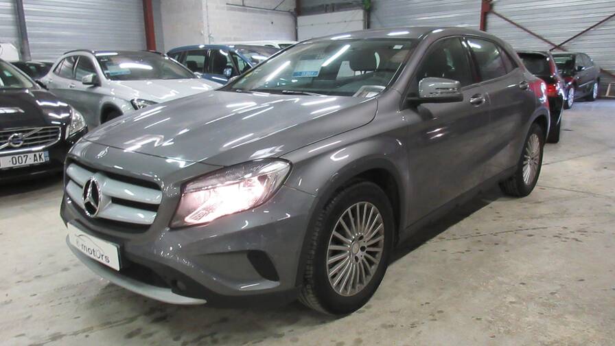 Avis-mandataire-auto-Emotors-Mercedes-Classe-gla-180-d-plus-gps.