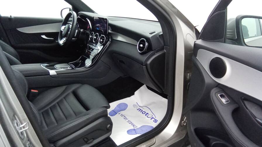 Mandataire Automobile occasion, recherche de Mercedes Glc-300-e-9g-tronic-4matic-amg-line-plus-cuir - E-Motors