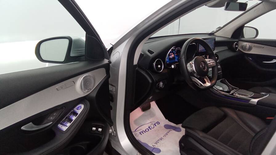 Mandataire Automobile occasion, recherche de Mercedes Glc-300-e-9g-tronic-4matic-amg-line-plus-toit - E-Motors