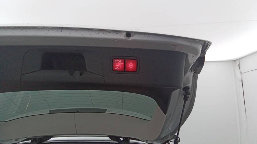 Mandataire Automobile occasion, recherche de Mercedes Glc-300-e-9g-tronic-4matic-amg-line-plus-toit - E-Motors