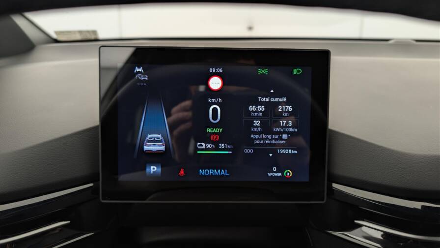 Mandataire Automobile occasion, recherche de Mg Mg4-64kwh-204ch-luxury - E-Motors