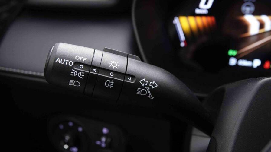 Mandataire Automobile neuf, recherche de Mg Zs-1-5-l-hybrid-plus-197-ch-luxury - E-Motors