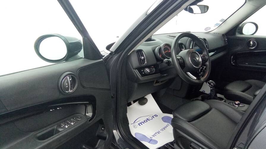 Mandataire Automobile occasion, recherche de Mini Countryman-136-88-all4-bva6-cooper-se-design - E-Motors