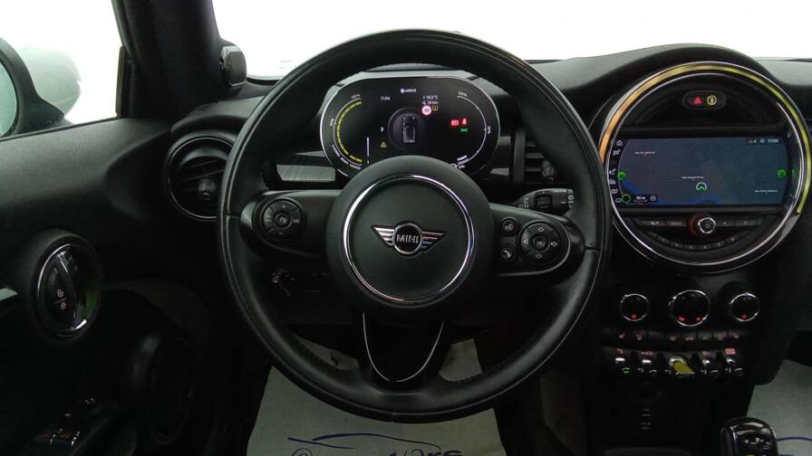 Mandataire Automobile occasion, recherche de Mini Hatch-3-portes-cooper-se-184-finition-yours-plus-toit - E-Motors