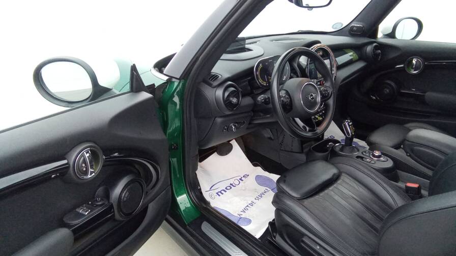Mandataire Automobile occasion, recherche de Mini Hatch-3-portes-cooper-se-184-finition-yours-plus-toit - E-Motors
