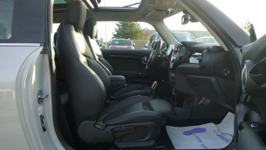 Mandataire Automobile occasion, recherche de Mini Hatch-3-portes-cooper-se-184-ch-edition-camden-plus-toit - E-Motors