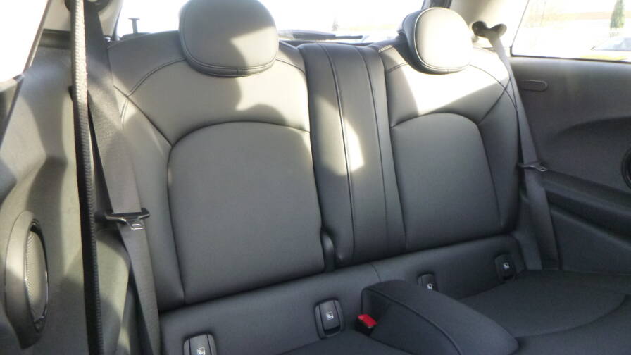 Mandataire Automobile occasion, recherche de Mini Hatch-3-portes-cooper-se-184-ch-edition-camden-plus-toit - E-Motors