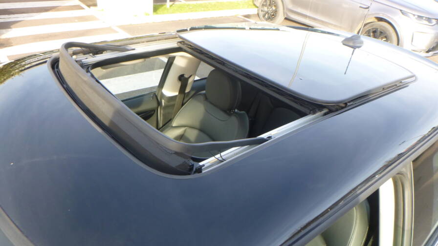 Mandataire Automobile occasion, recherche de Mini Hatch-3-portes-cooper-se-184-ch-edition-camden-plus-toit - E-Motors