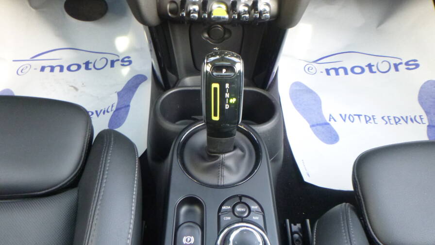 Mandataire Automobile occasion, recherche de Mini Hatch-3-portes-cooper-se-184-ch-edition-camden-plus-toit - E-Motors
