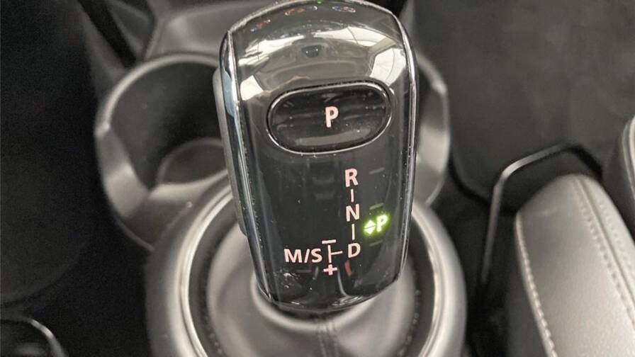 Mandataire Automobile occasion, recherche de Mini Mini-f55-hatch-5-portes-cooper-136-ch-dkg7-essential - E-Motors