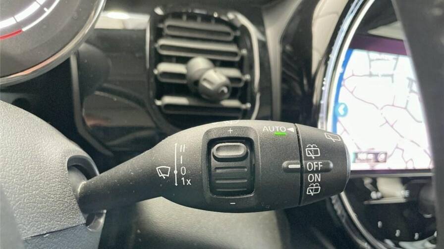 Mandataire Automobile occasion, recherche de Mini Mini-f55-hatch-5-portes-cooper-136-ch-dkg7-essential - E-Motors