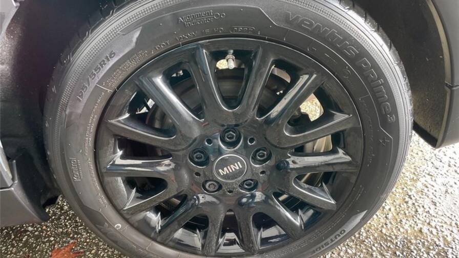 Mandataire Automobile occasion, recherche de Mini Mini-f55-hatch-5-portes-cooper-136-ch-dkg7-essential - E-Motors