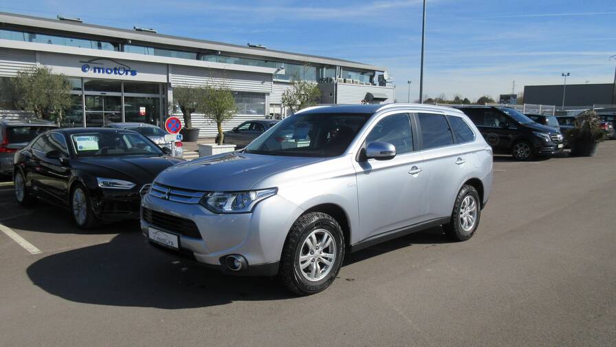 Avis-mandataire-auto-Emotors-Mitsubishi-Outlander-Invite-di-d-150-2wd.