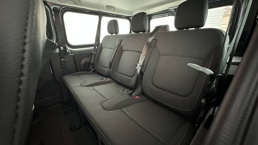 Mandataire Automobile occasion, recherche de Nissan Primastar-combi-ii-l2h1-3-0t-2-0-dci-150ch-acenta - E-Motors